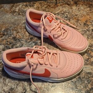 Never Worn! Nike Court Lite Women's size 8.5 pink sneakers